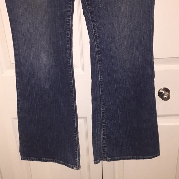 Eddie Bauer Woman's Embroidered Natural Fit Denim Jeans Size 12R - Picture 5 of 14